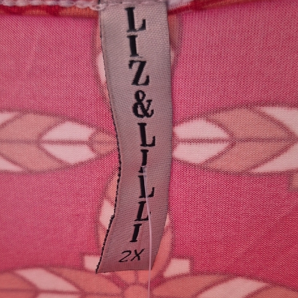 Elegant Floral Red Blouse - Picture 2 of 6